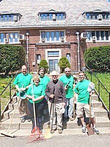 Notre Dame Volunteer Group Picture